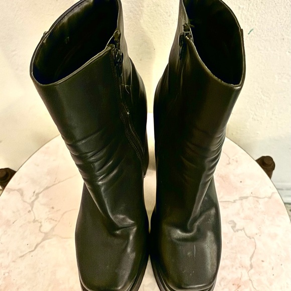 Black Chunky Tall Heeled Boots Sz 9 (see measurements) - Picture 8 of 8